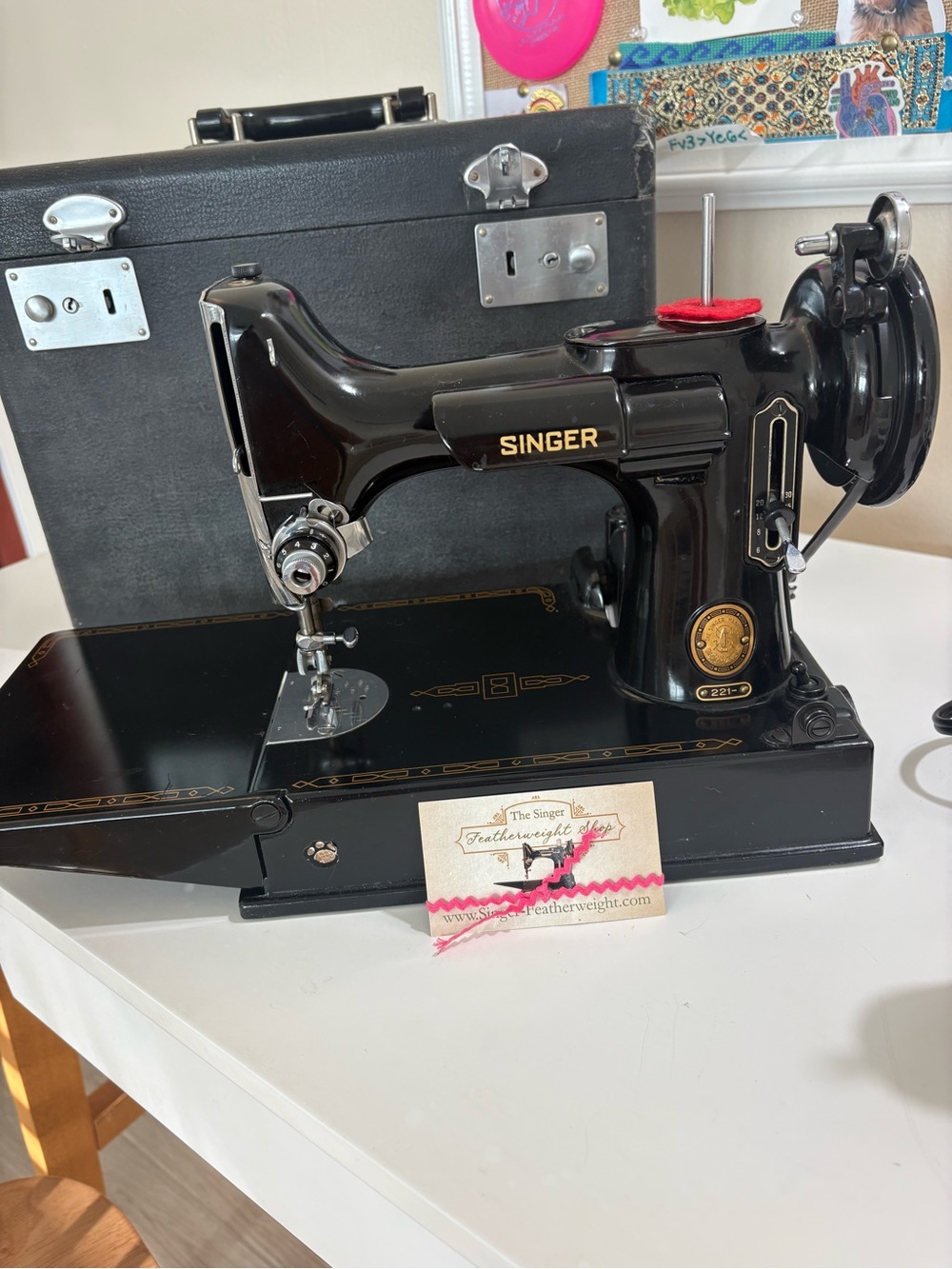 Singer Black Vintage Sewing Machine - Classic Black Home Accent